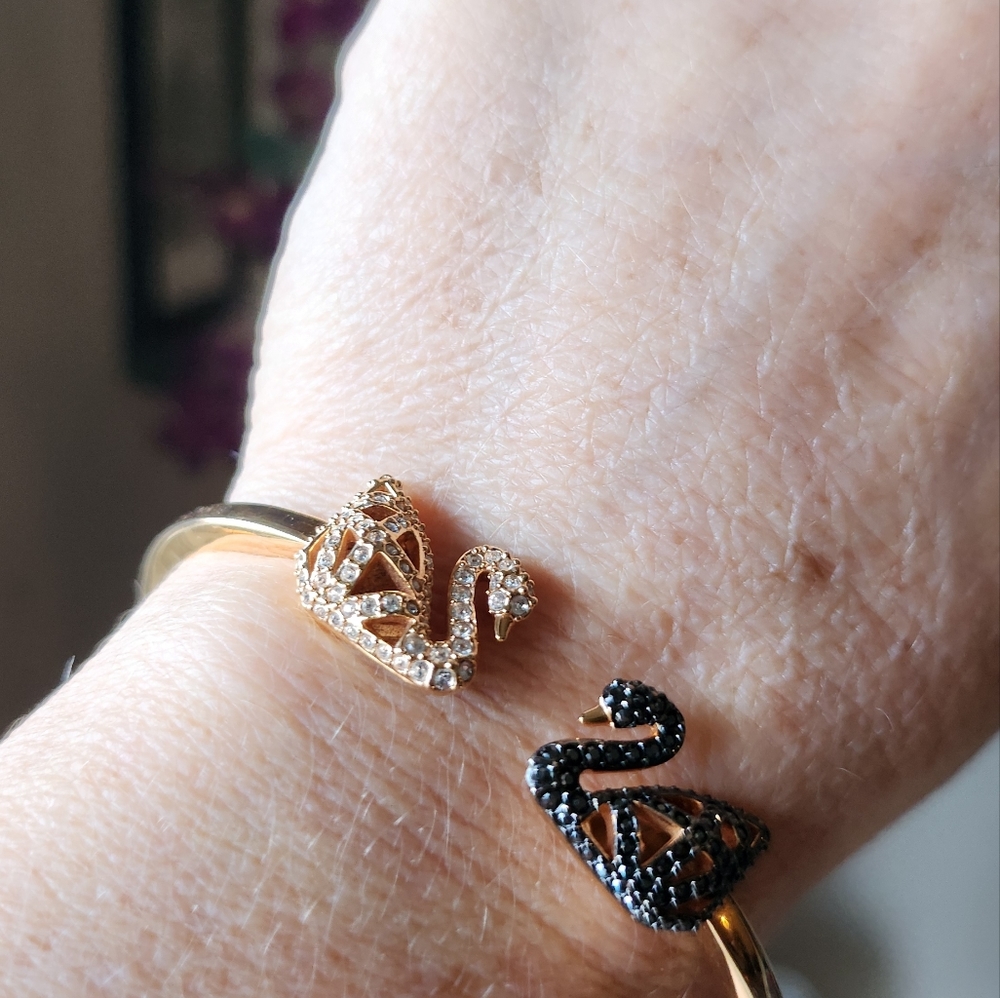 Swarovski Facet Swan Bangle